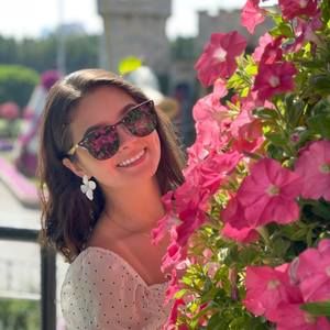 Meet your Posher, Melina